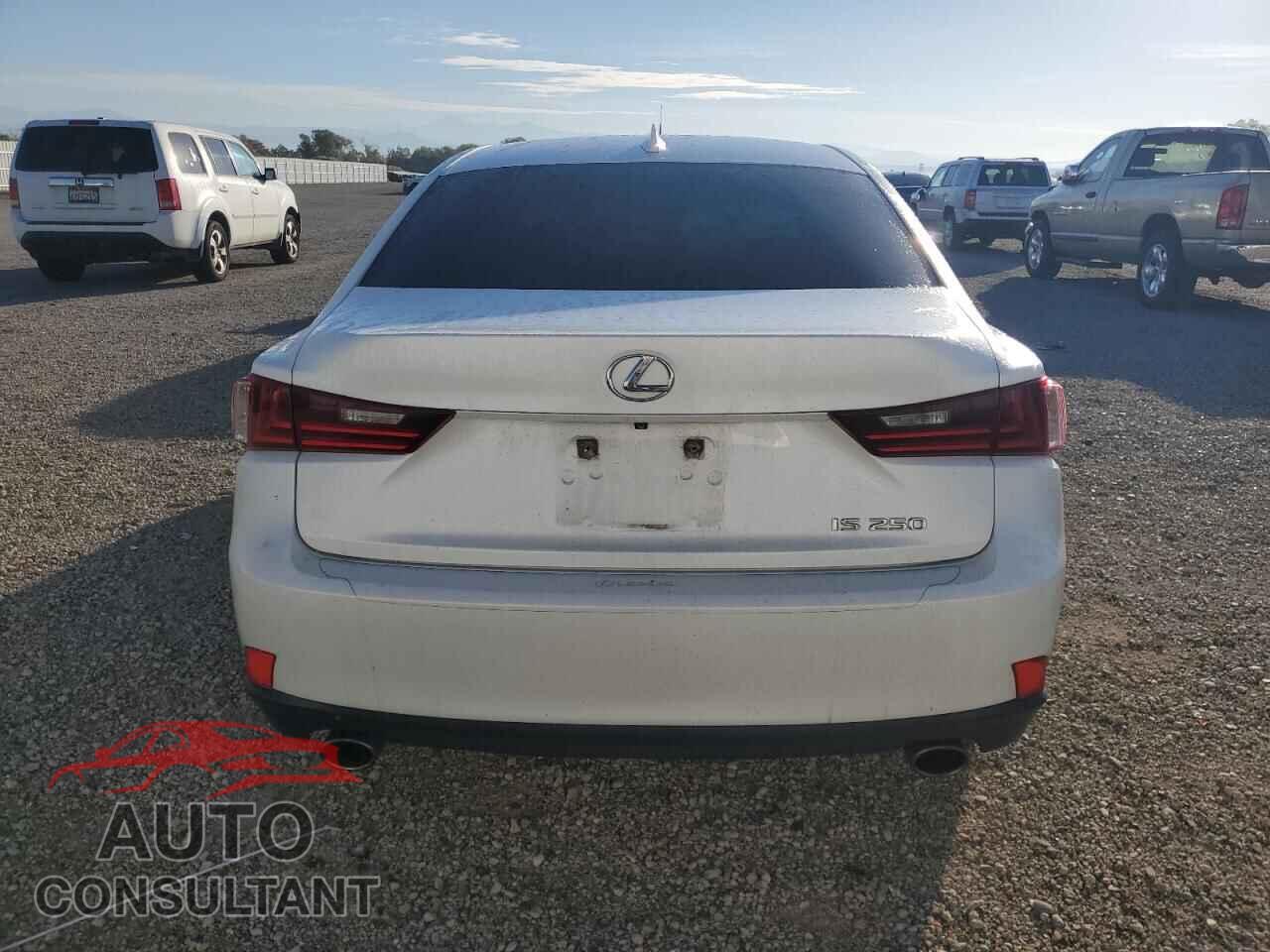 LEXUS IS 2014 - JTHBF1D23E5021670