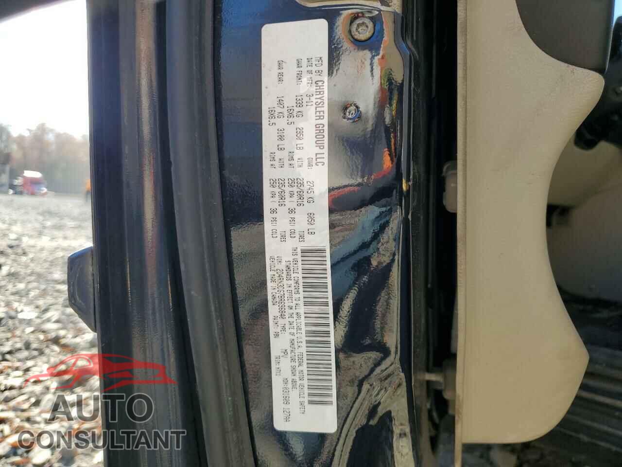 DODGE CARAVAN 2011 - 2D4RN3DG7BR696840