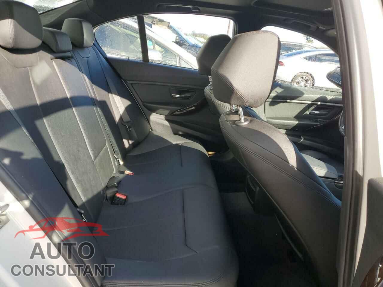 BMW 3 SERIES 2016 - WBA8E5G52GNU20601