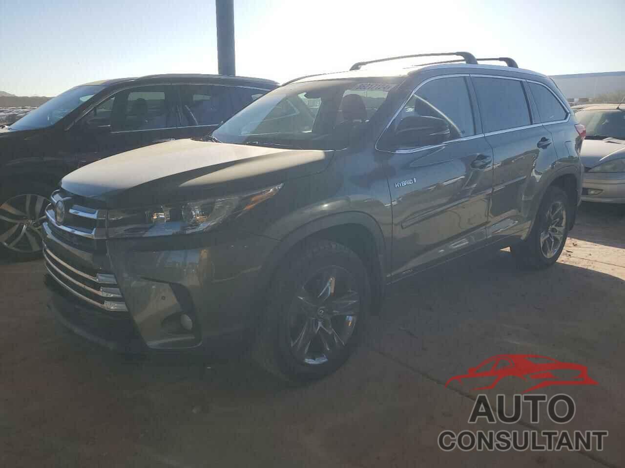 TOYOTA HIGHLANDER 2018 - 5TDDGRFH9JS049081