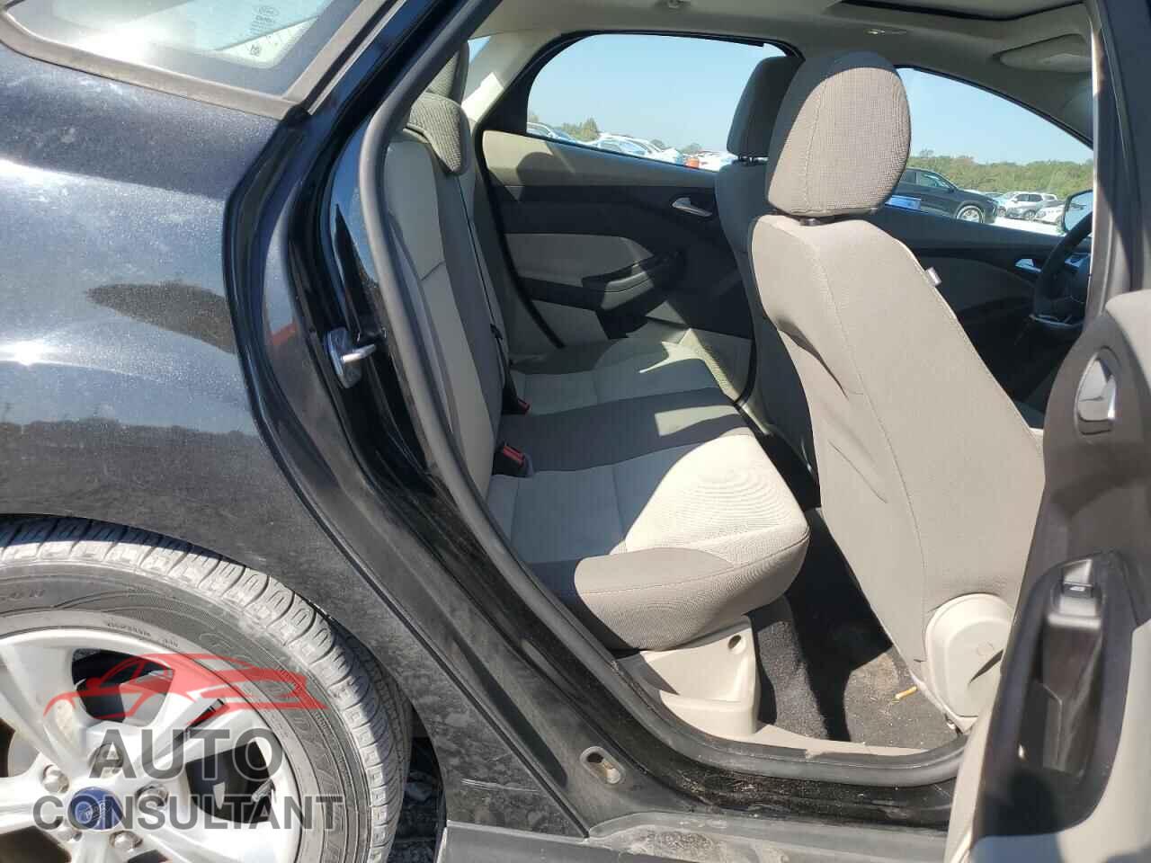 FORD FOCUS 2014 - 1FADP3F2XEL367443