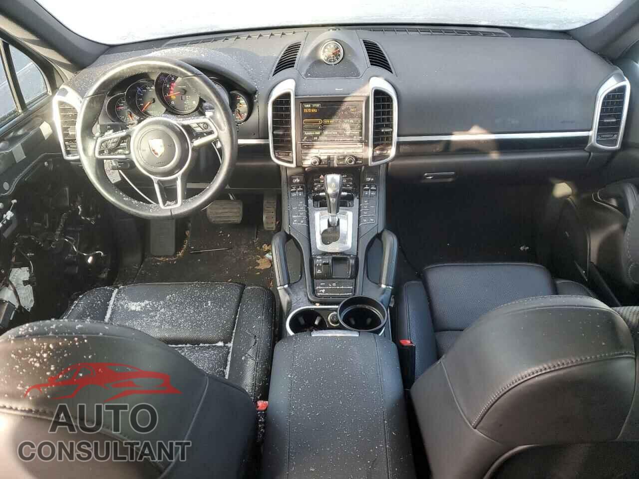 PORSCHE CAYENNE 2016 - WP1AA2A21GLA10038
