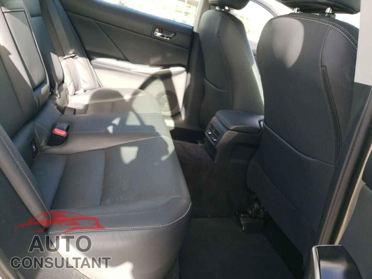 LEXUS IS 2014 - JTHBE1D23E5001325