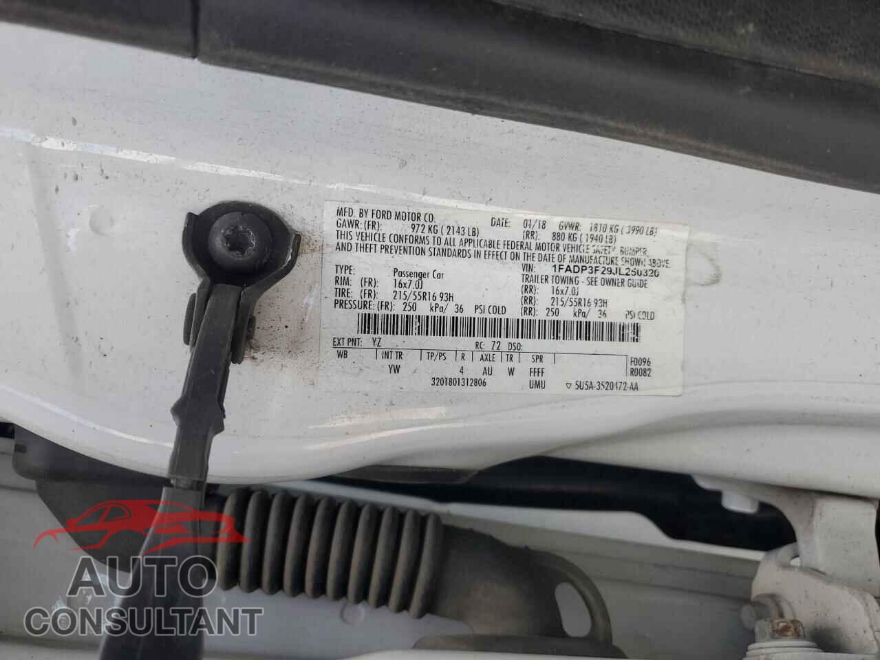 FORD FOCUS 2018 - 1FADP3F29JL250320