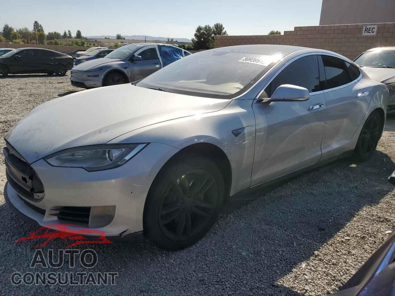 TESLA MODEL S 2013 - 5YJSA1CG6DFP04683