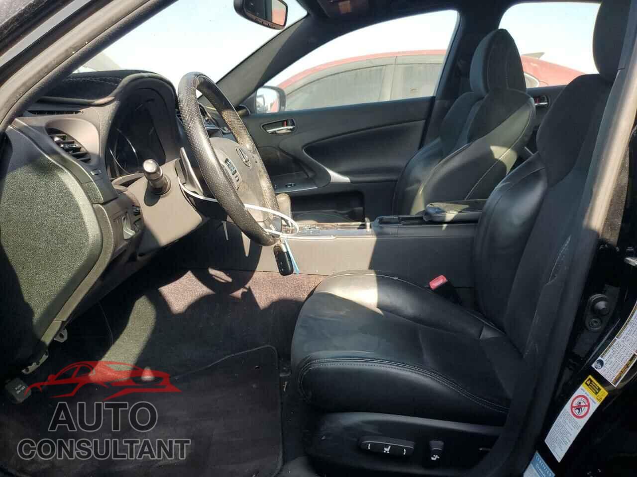 LEXUS IS 2011 - JTHBF5C22B5140881