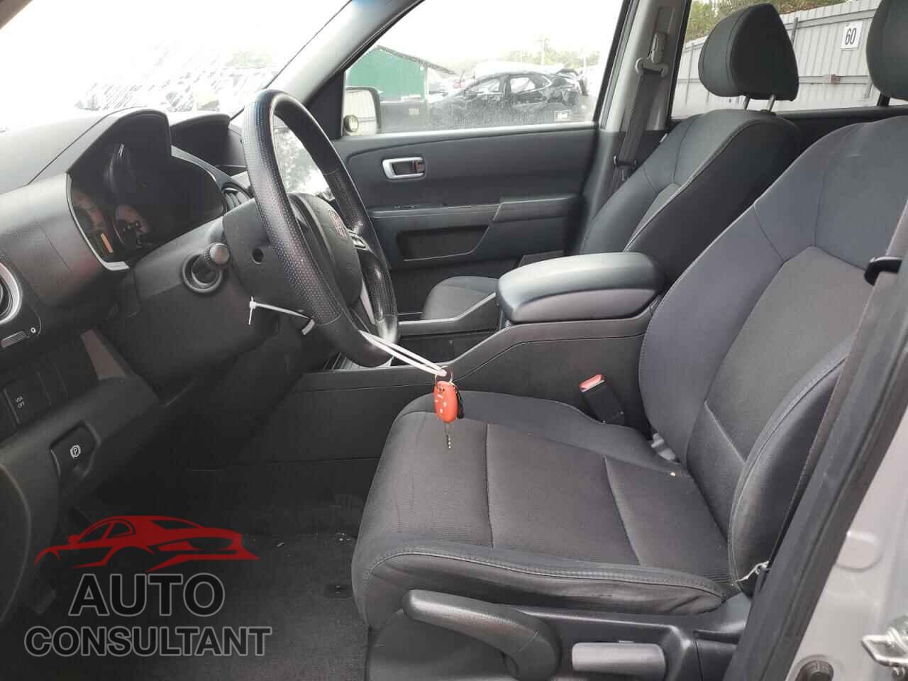 HONDA PILOT 2011 - 5FNYF4H26BB064174