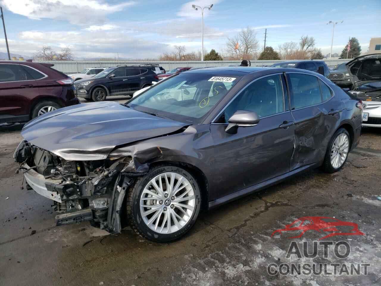 TOYOTA CAMRY 2018 - 4T1B11HK6JU117105