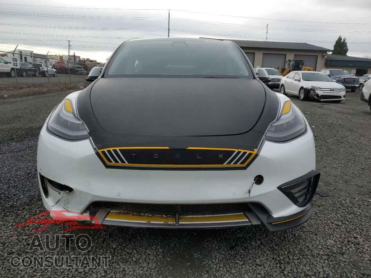 TESLA MODEL Y 2021 - 5YJYGDEF2MF266582