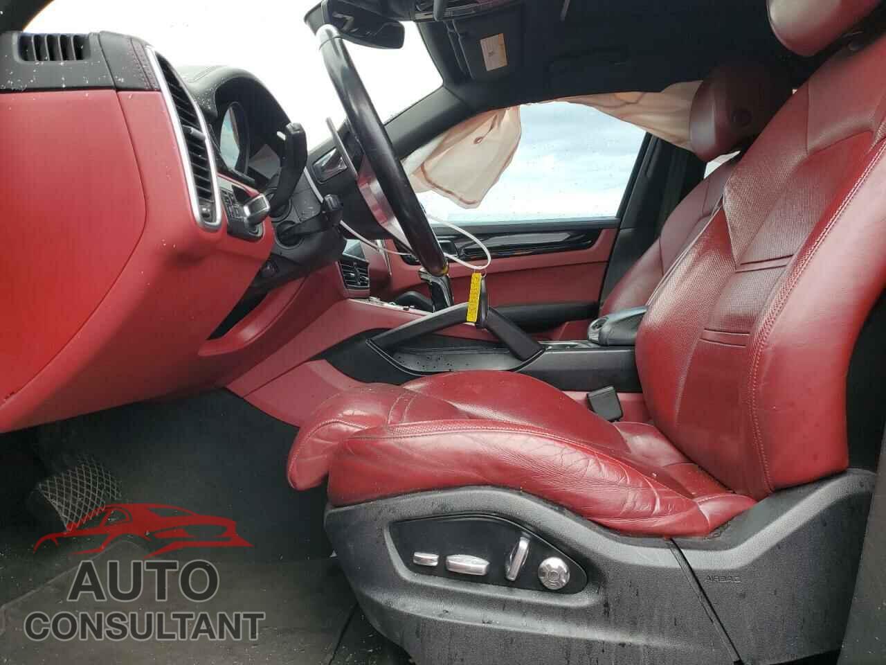 PORSCHE CAYENNE 2019 - WP1AA2AY1KDA07941