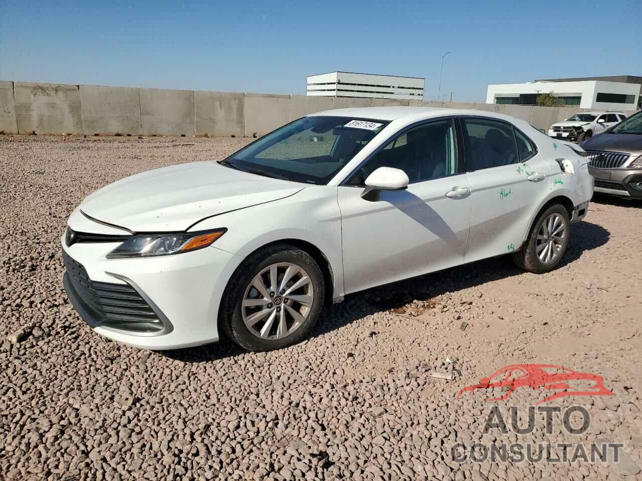 TOYOTA CAMRY 2022 - 4T1C11AK0NU654282