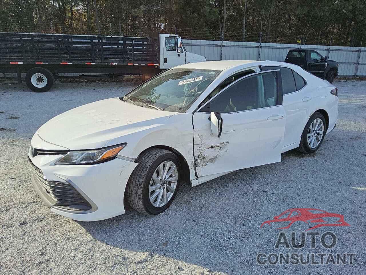 TOYOTA CAMRY 2022 - 4T1C11AK0NU662995