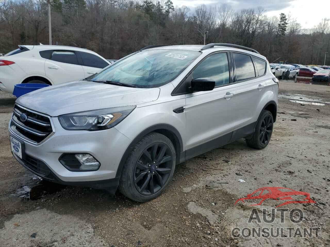 FORD ESCAPE 2017 - 1FMCU0GD1HUC43553
