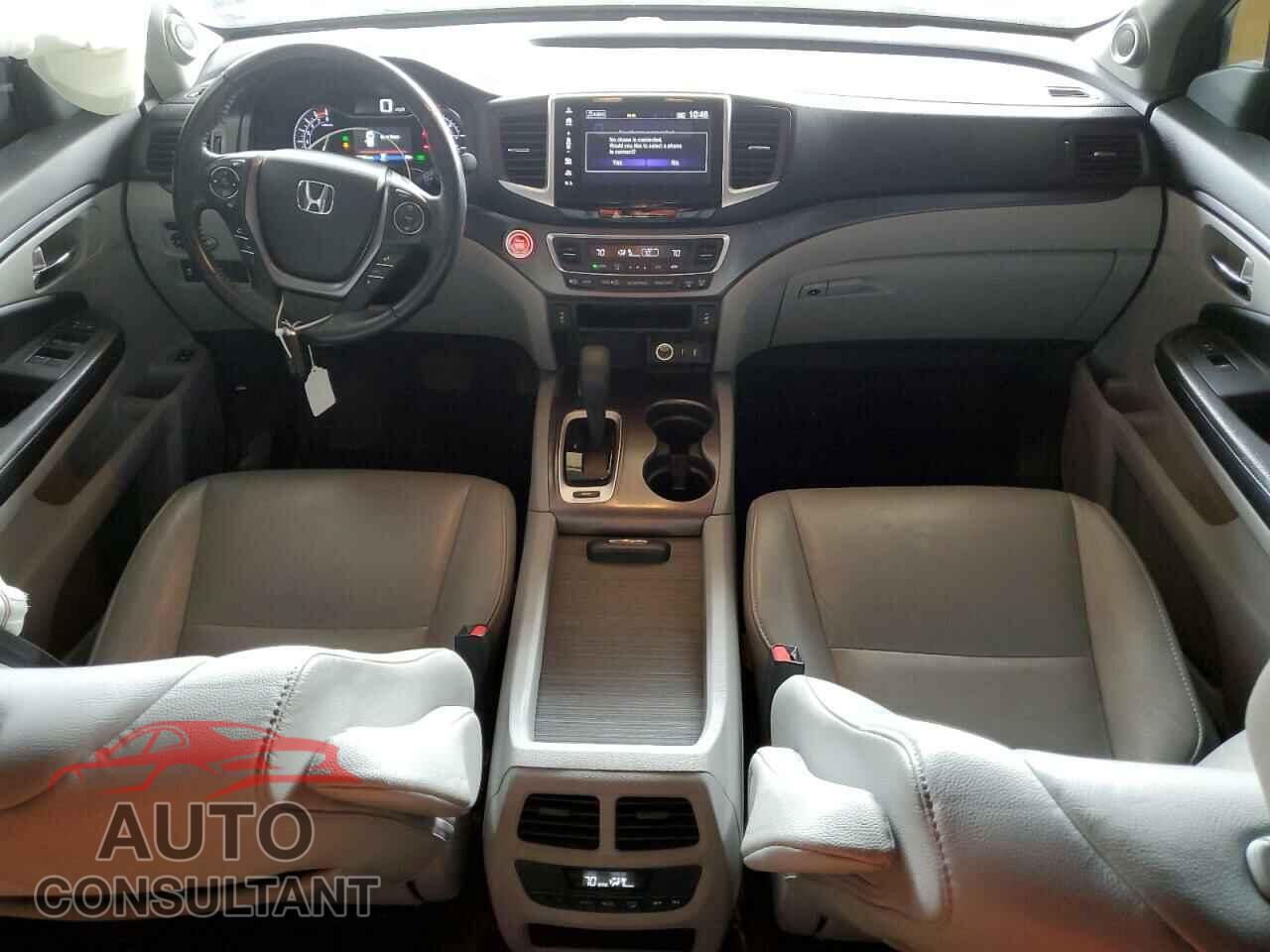 HONDA PILOT 2017 - 5FNYF5H5XHB021353