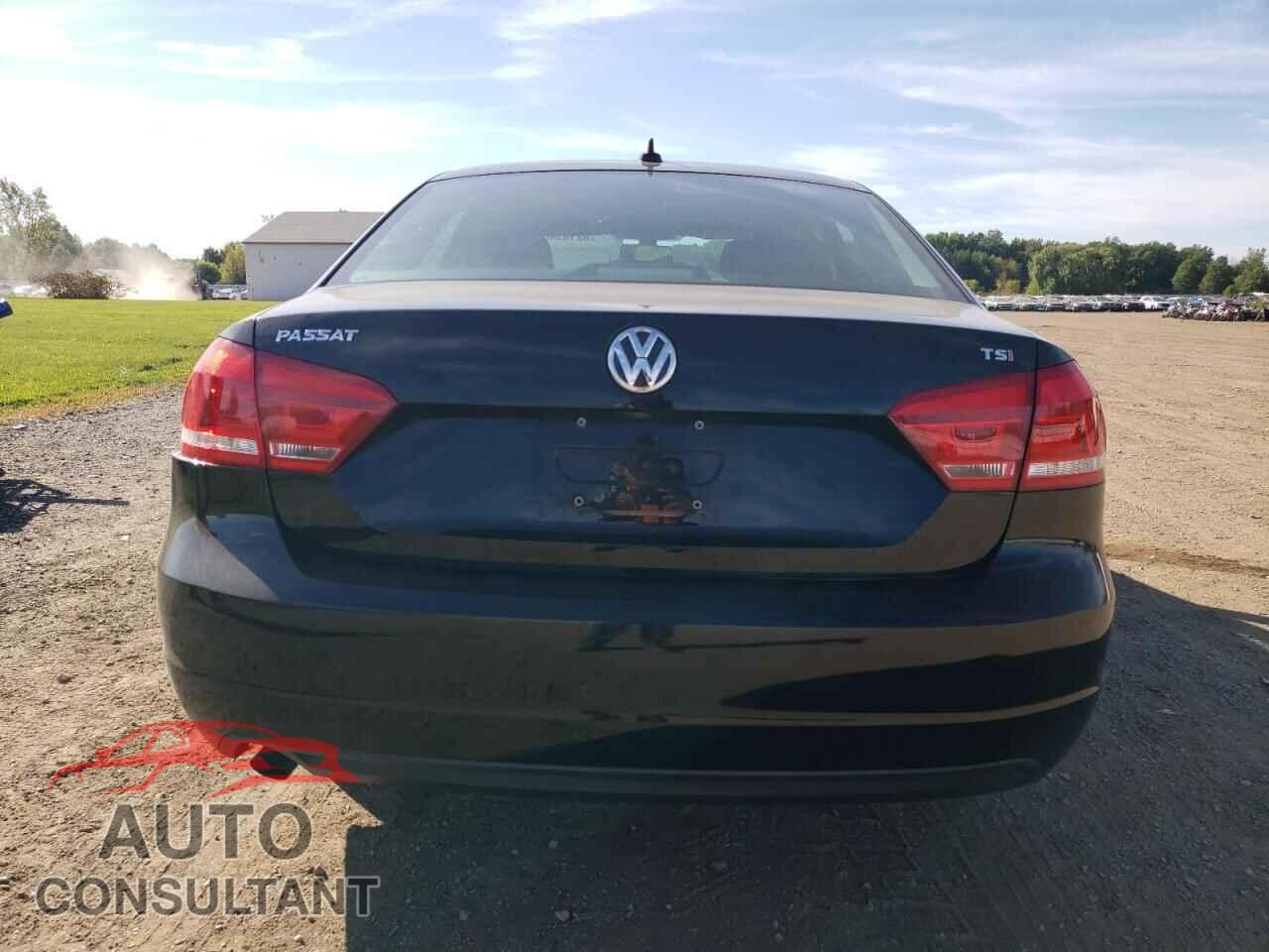VOLKSWAGEN PASSAT 2015 - 1VWAT7A30FC115960