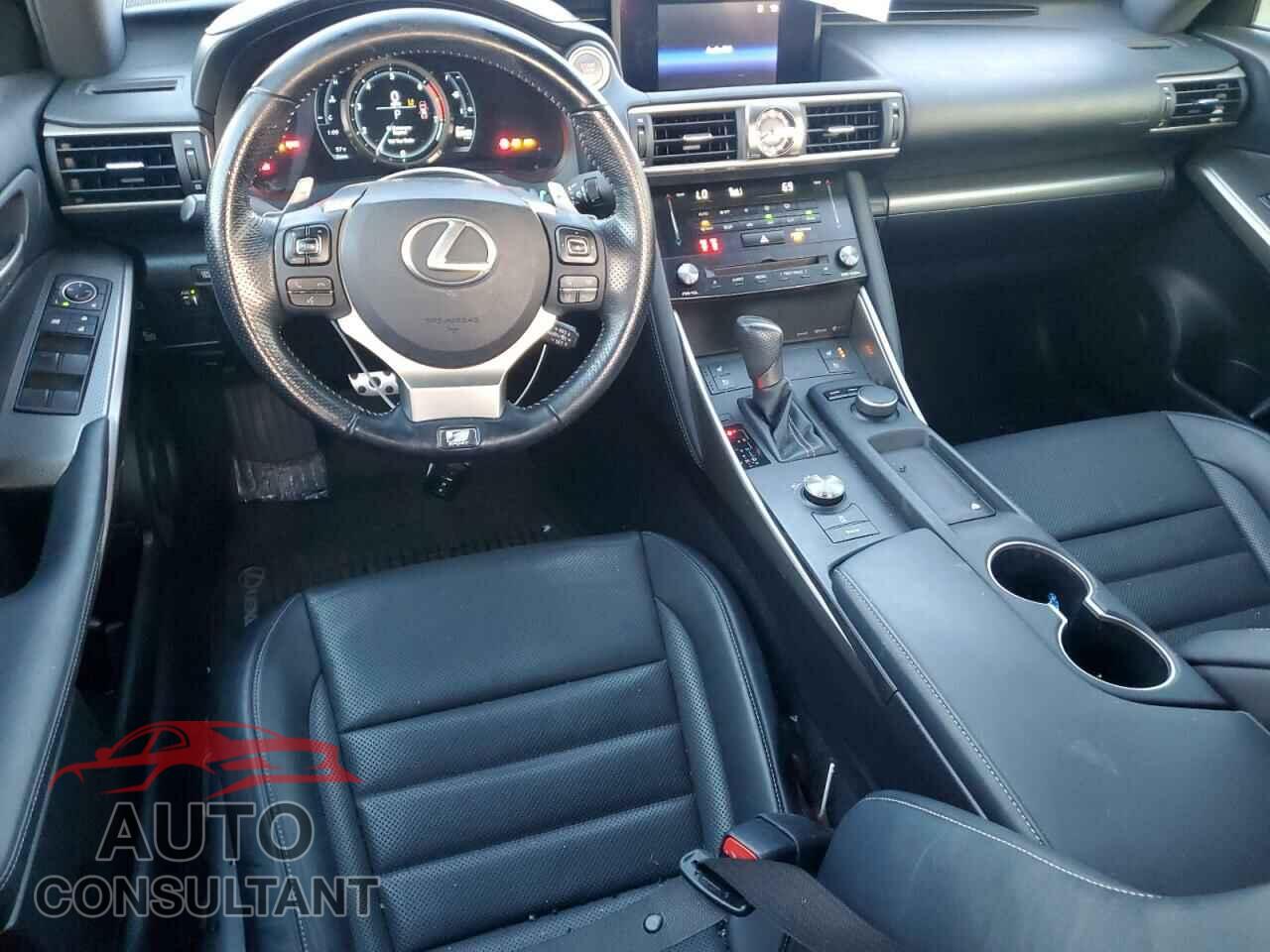 LEXUS IS 2017 - JTHBA1D21H5047980