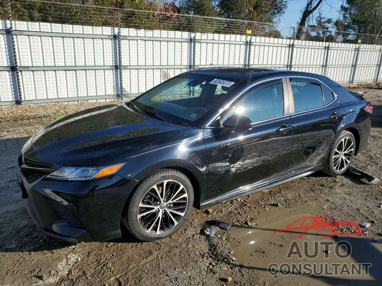 TOYOTA CAMRY 2018 - 4T1B11HK3JU657821