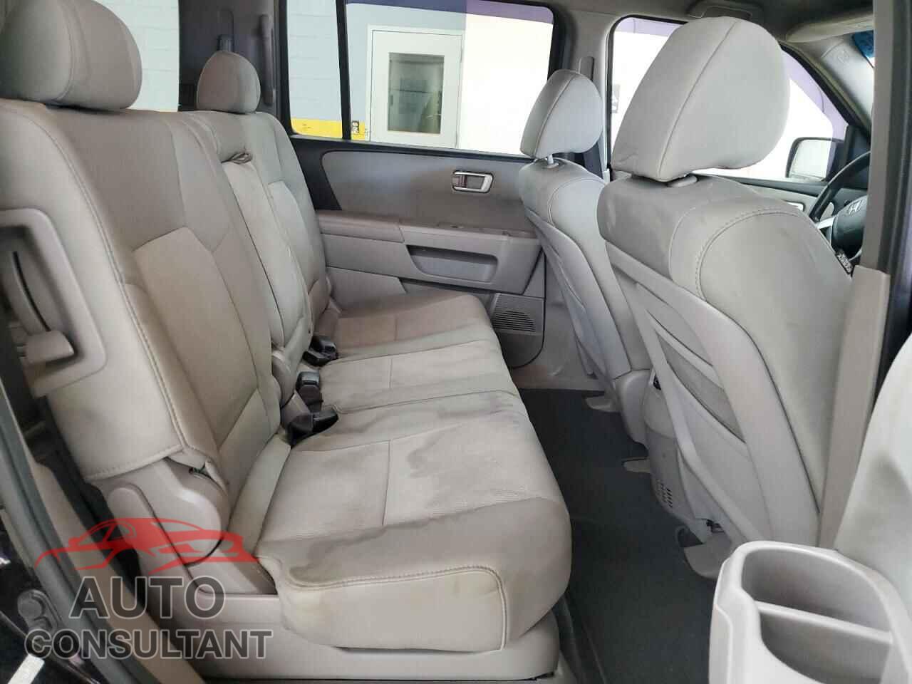 HONDA PILOT 2011 - 5FNYF3H20BB031813