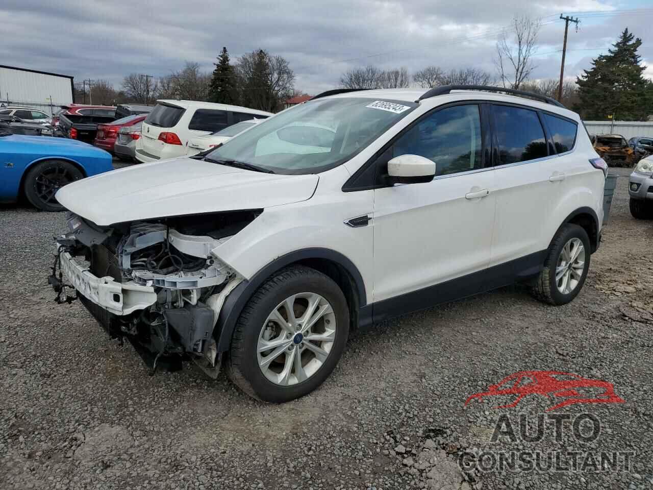 FORD ESCAPE 2017 - 1FMCU0GD5HUB34836