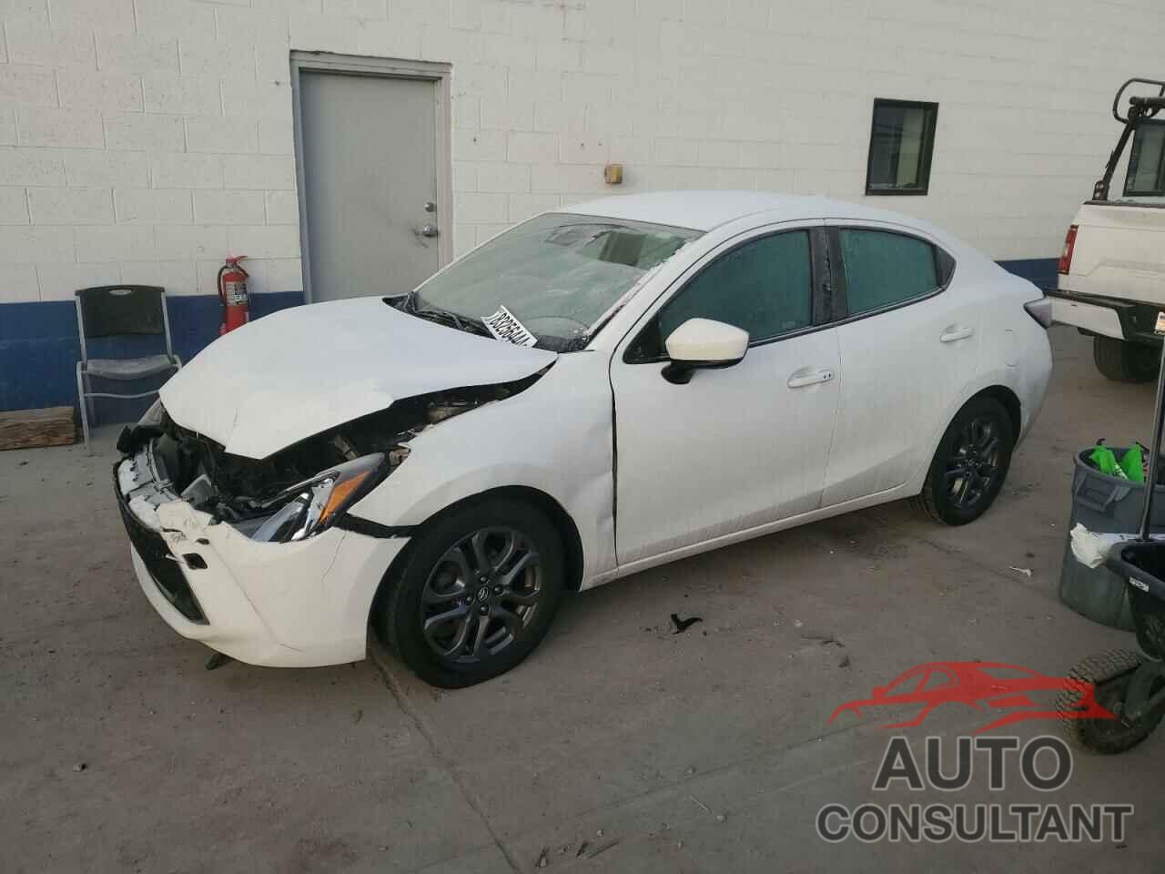 TOYOTA YARIS 2019 - 3MYDLBYV4KY517378