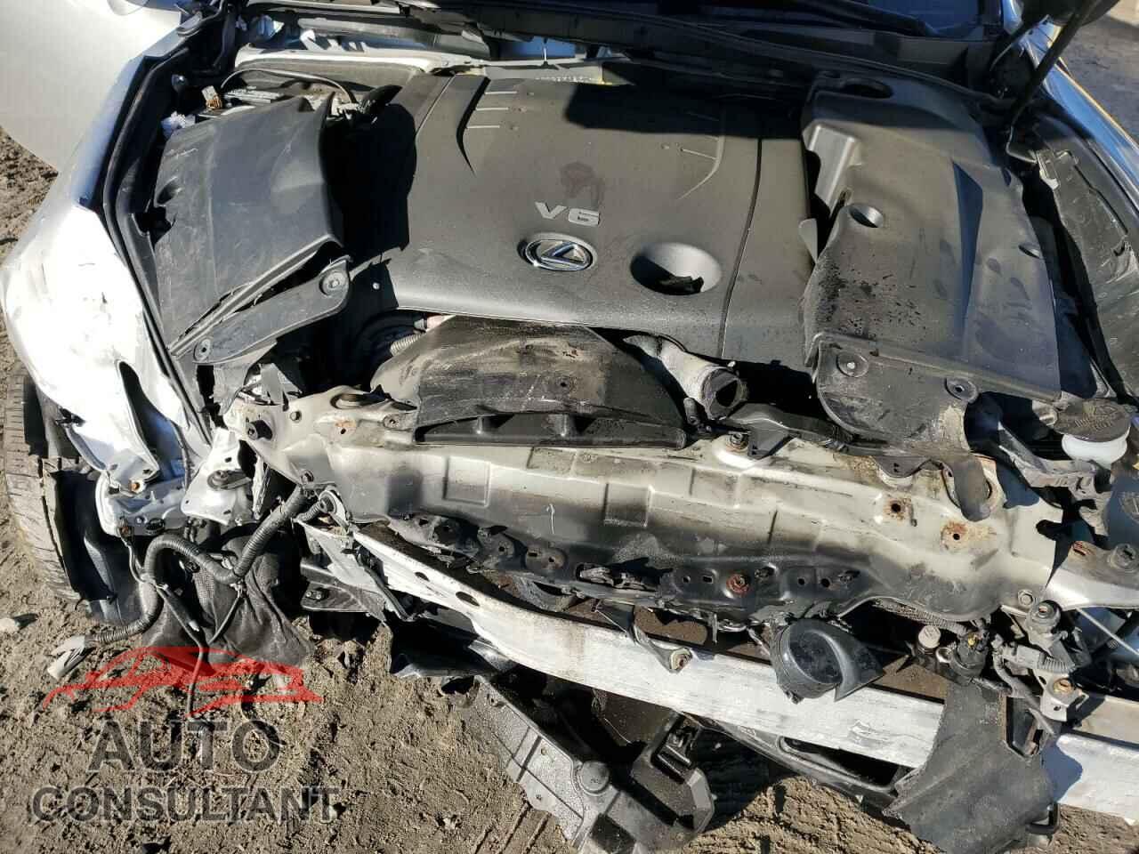 LEXUS IS 2014 - JTHFF2C25E2531531