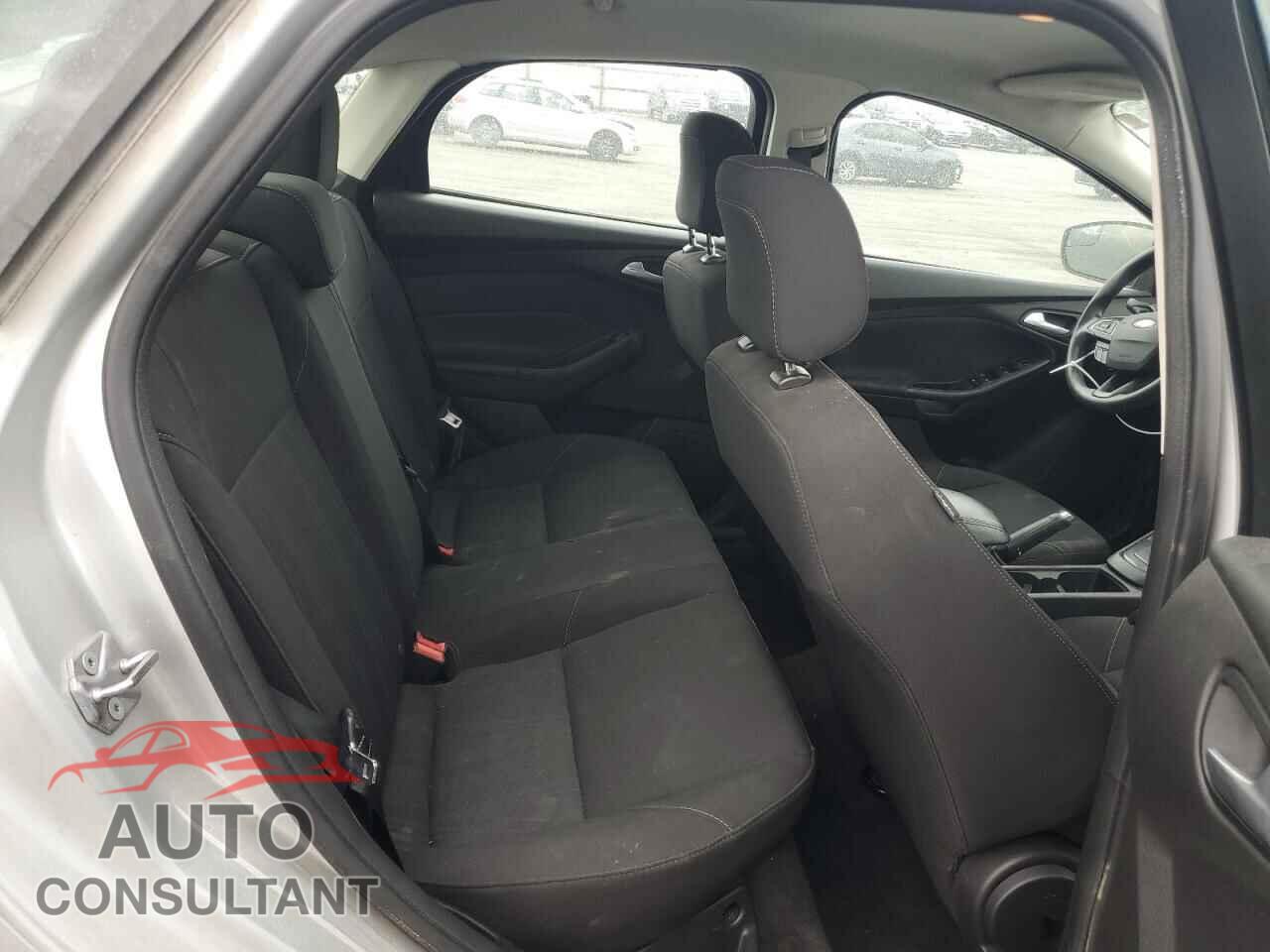 FORD FOCUS 2018 - 1FADP3FE5JL278237