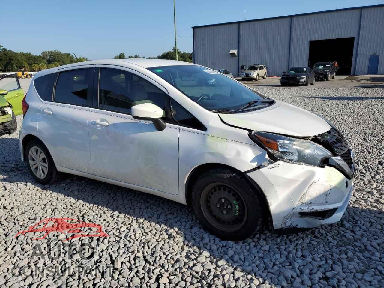 NISSAN VERSA 2017 - 3N1CE2CP0HL368005