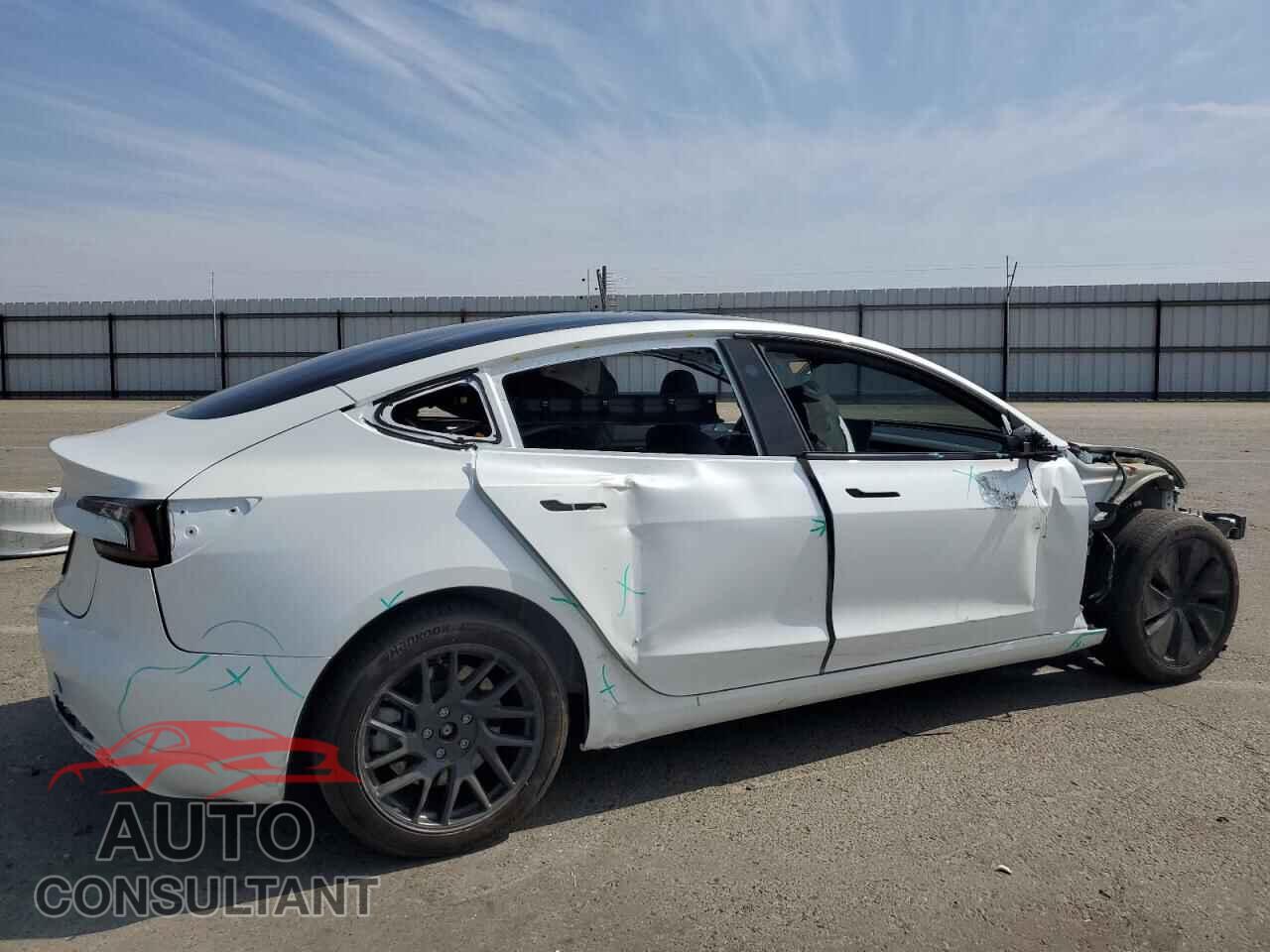 TESLA MODEL 3 2024 - 5YJ3E1EA6RF855709