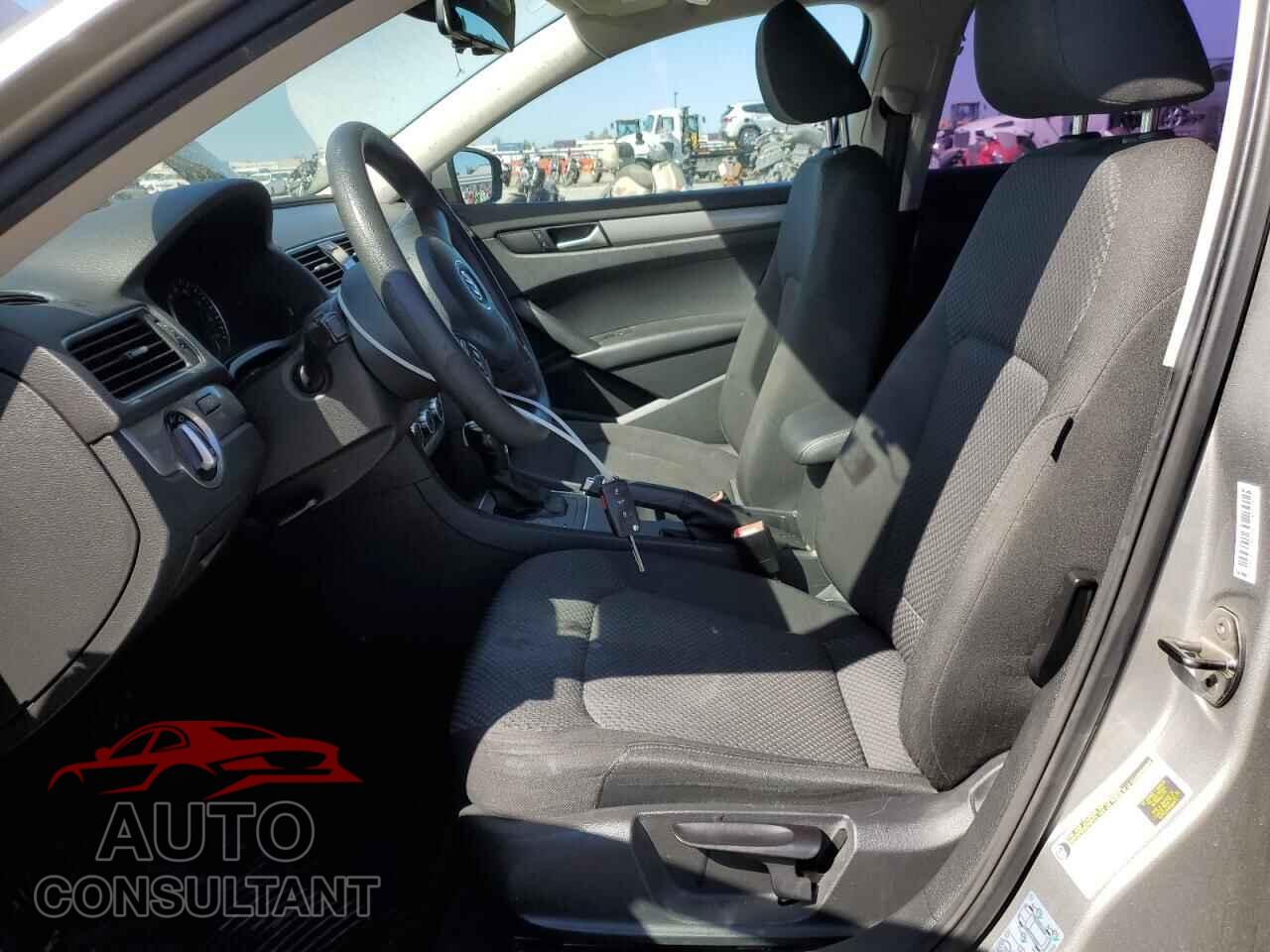 VOLKSWAGEN PASSAT 2012 - 1VWAP7A34CC077620