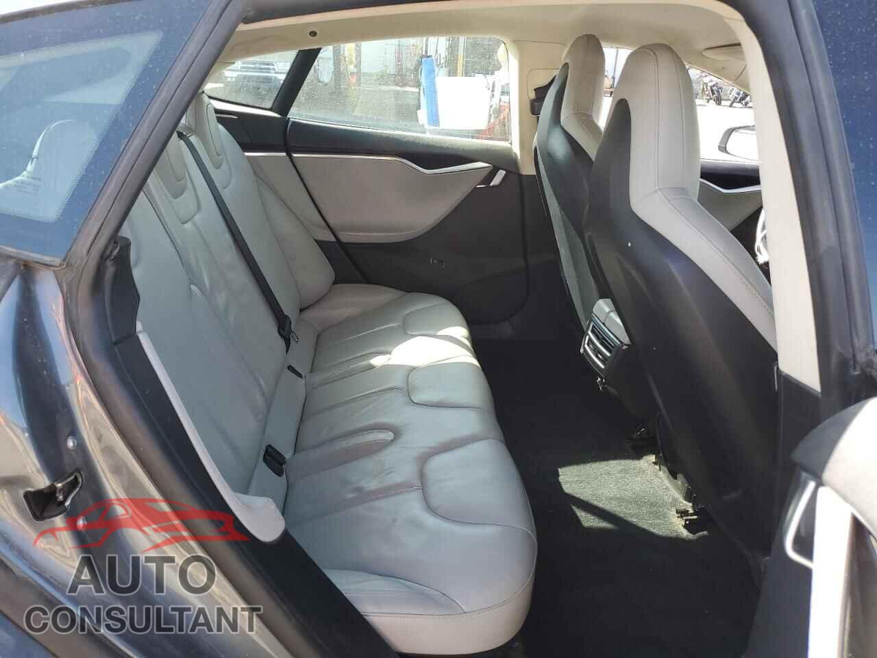 TESLA MODEL S 2013 - 5YJSA1AGXDFP11364