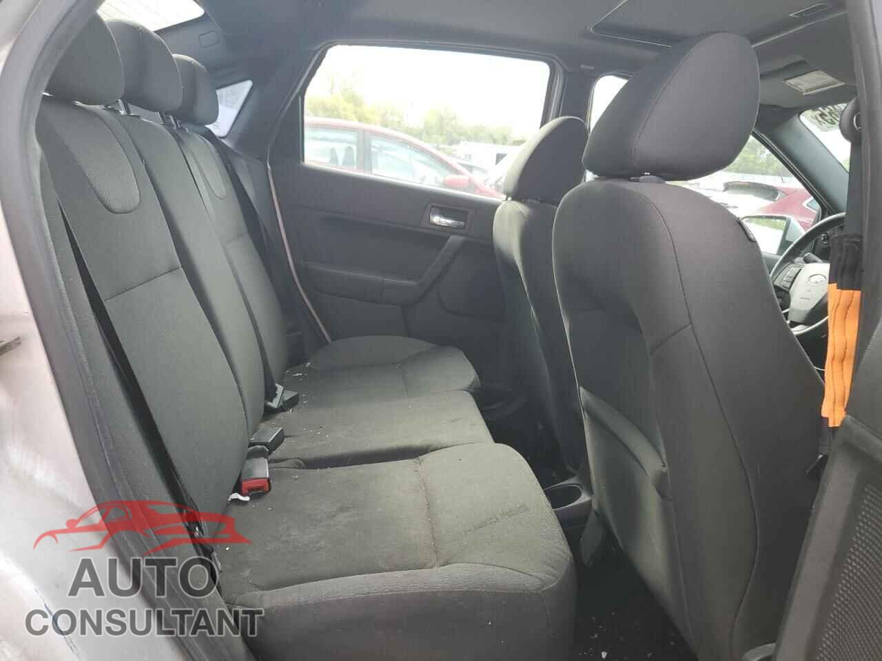 FORD FOCUS 2009 - 1FAHP36N69W201937