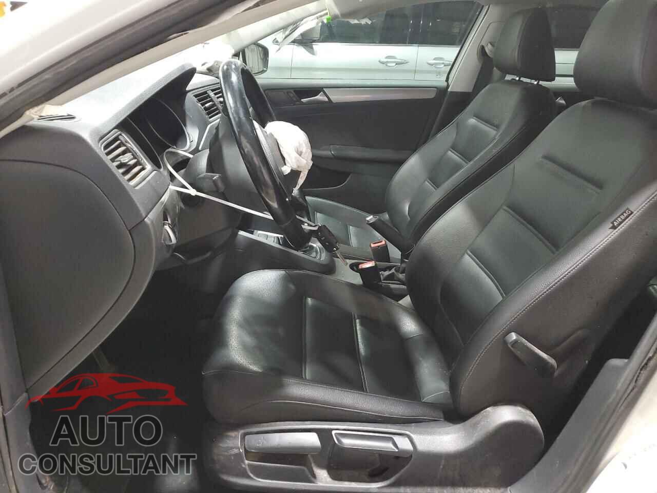 VOLKSWAGEN JETTA 2017 - 3VWB67AJ7HM399356