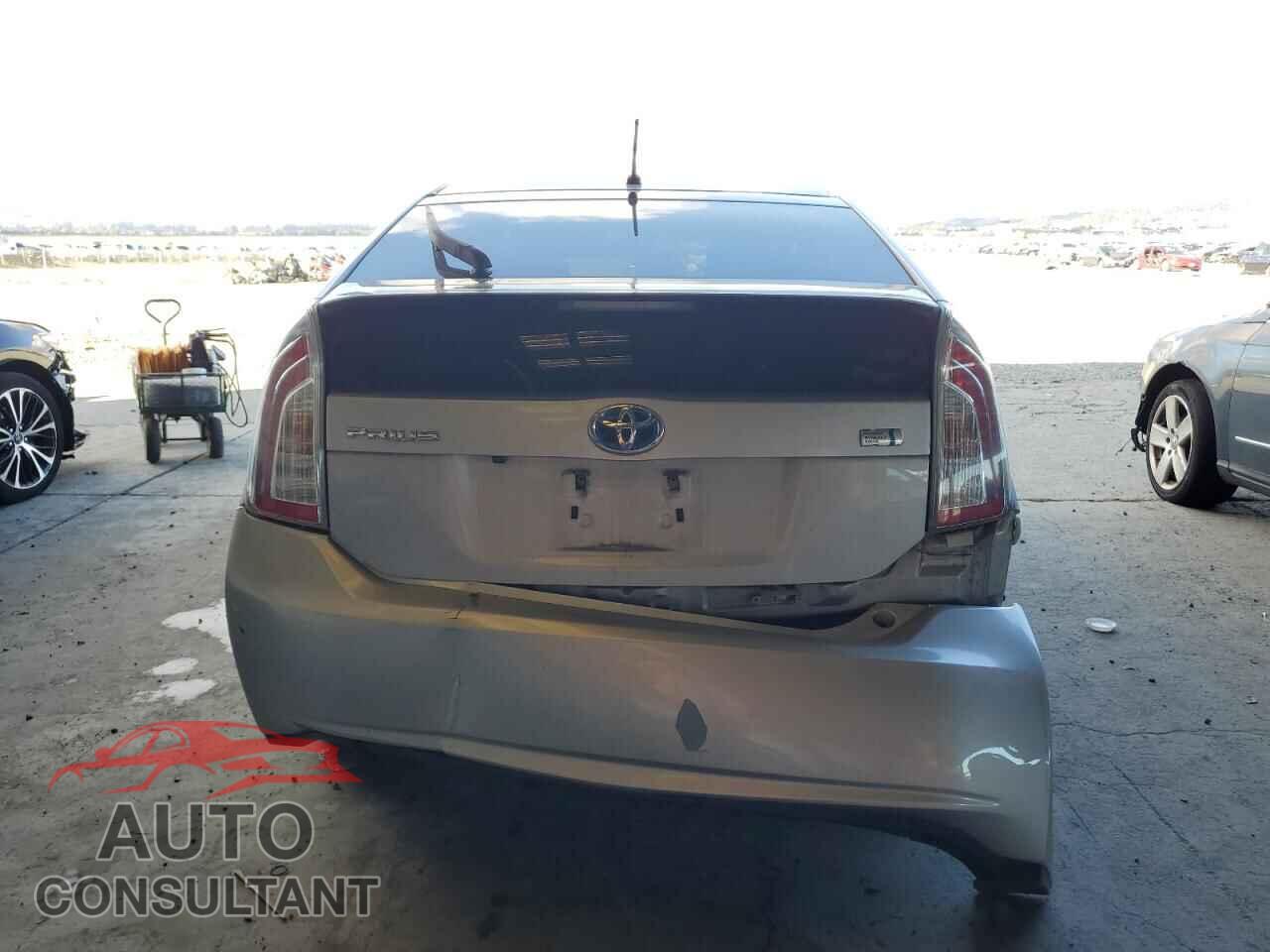 TOYOTA PRIUS 2015 - JTDKN3DU8F0452084
