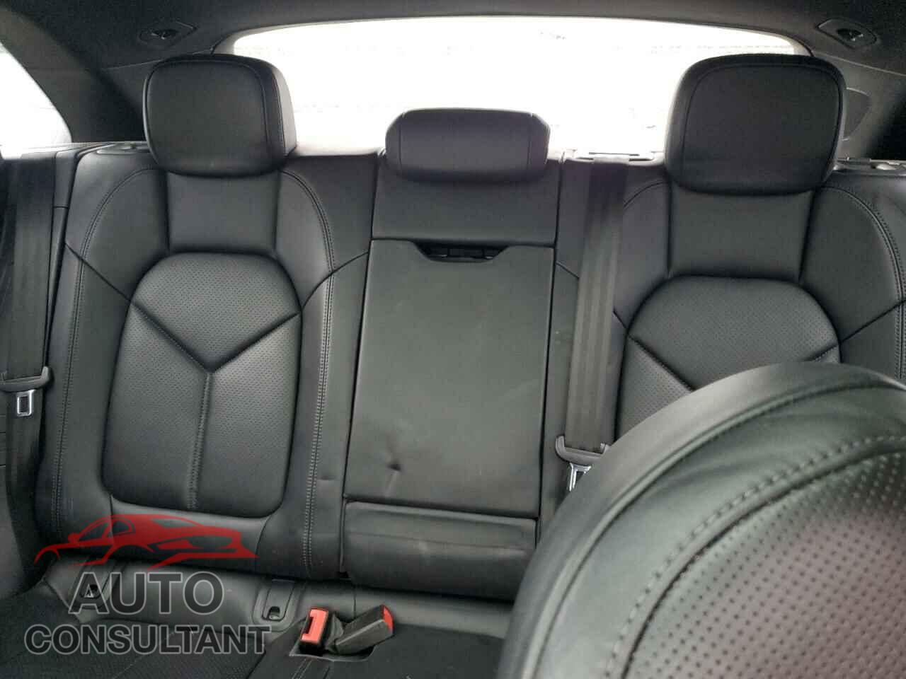 PORSCHE MACAN 2018 - WP1AA2A59JLB10986