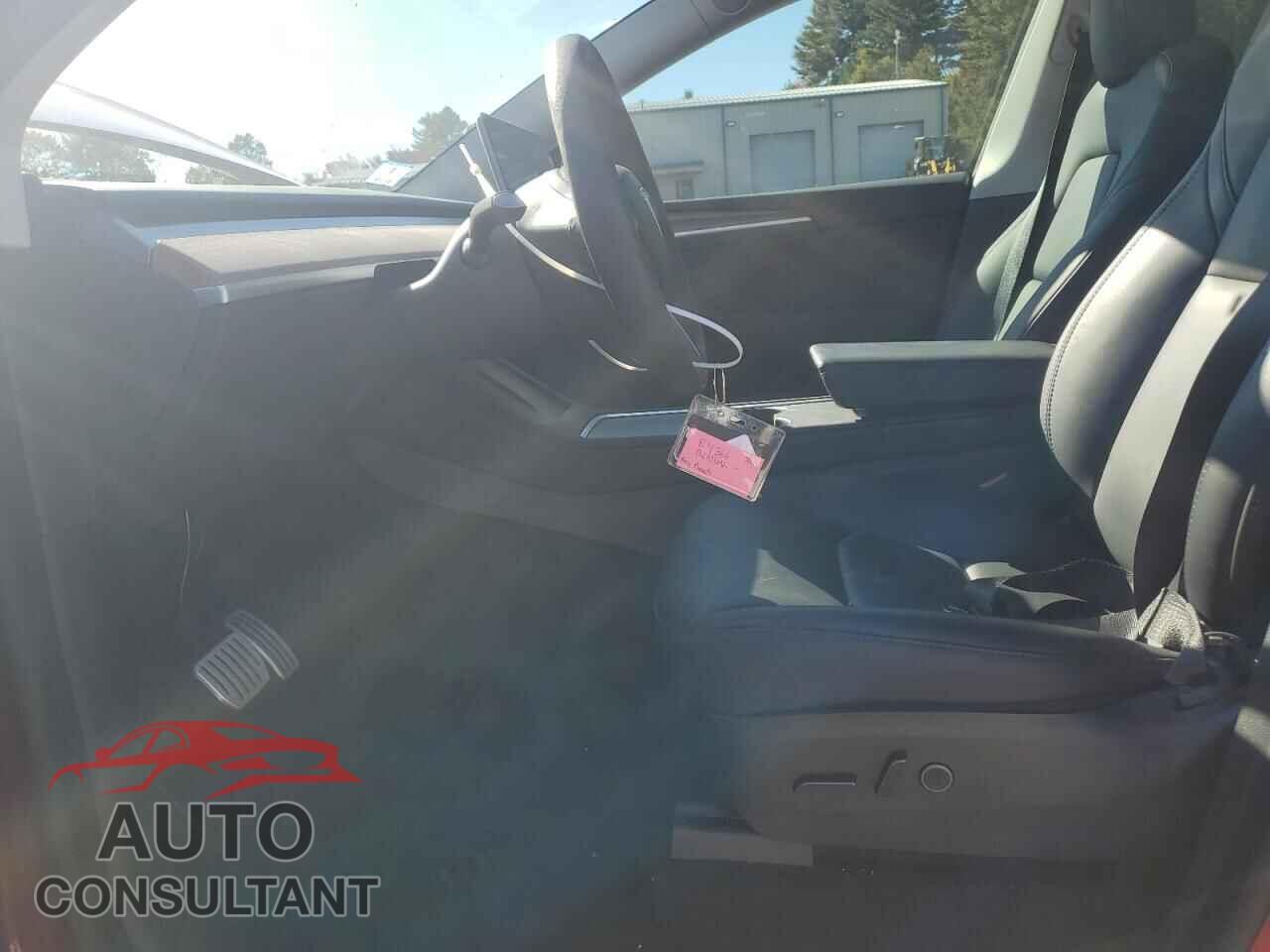 TESLA MODEL Y 2023 - 7SAYGDEF6PF616366