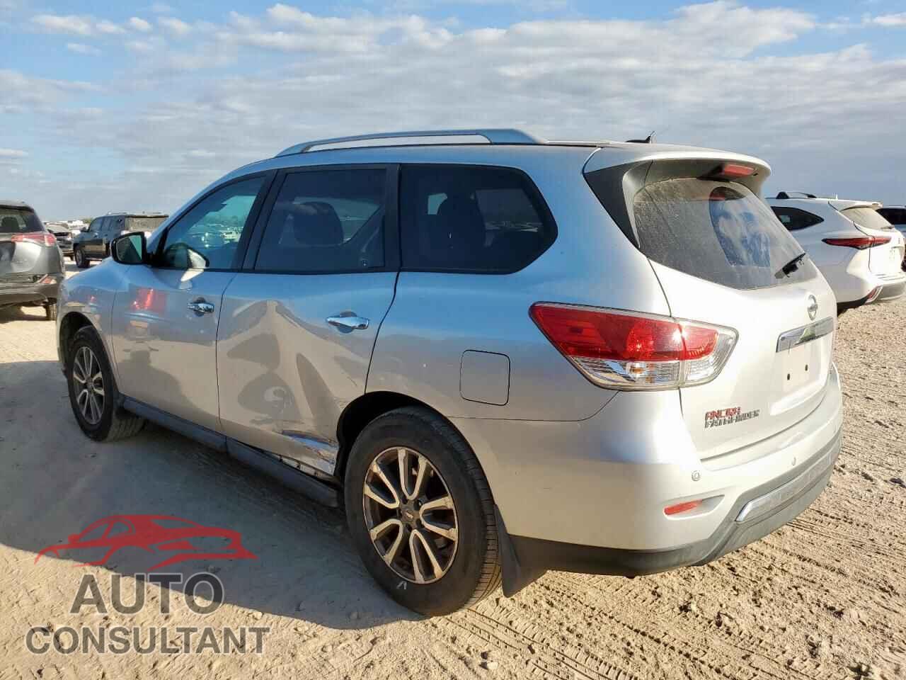 NISSAN PATHFINDER 2013 - 5N1AR2MN2DC684674
