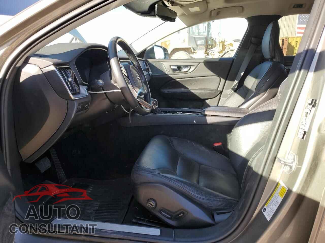 VOLVO V60 2020 - YV4102WK3L1033661