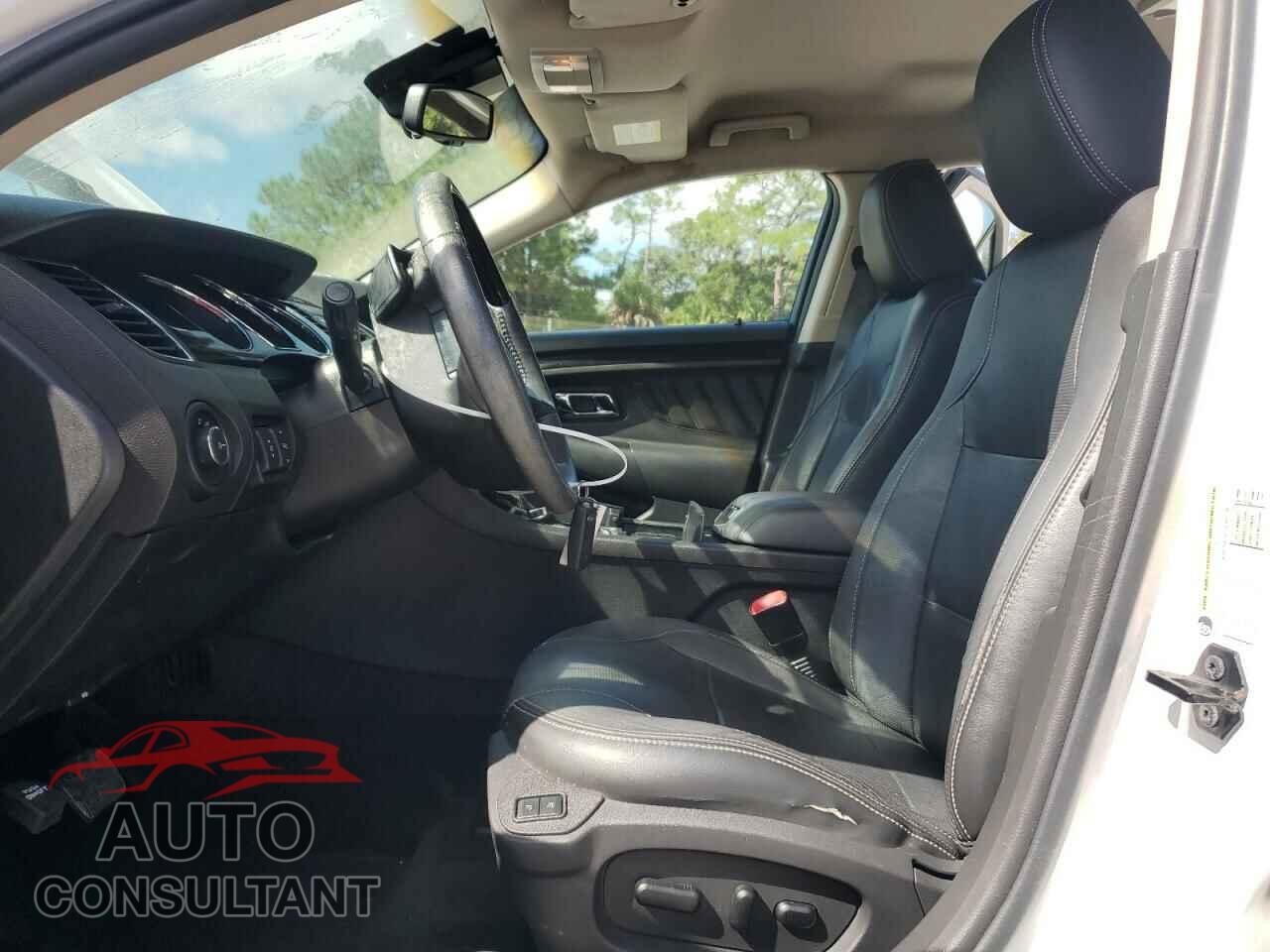 FORD TAURUS 2011 - 1FAHP2FW8BG119355