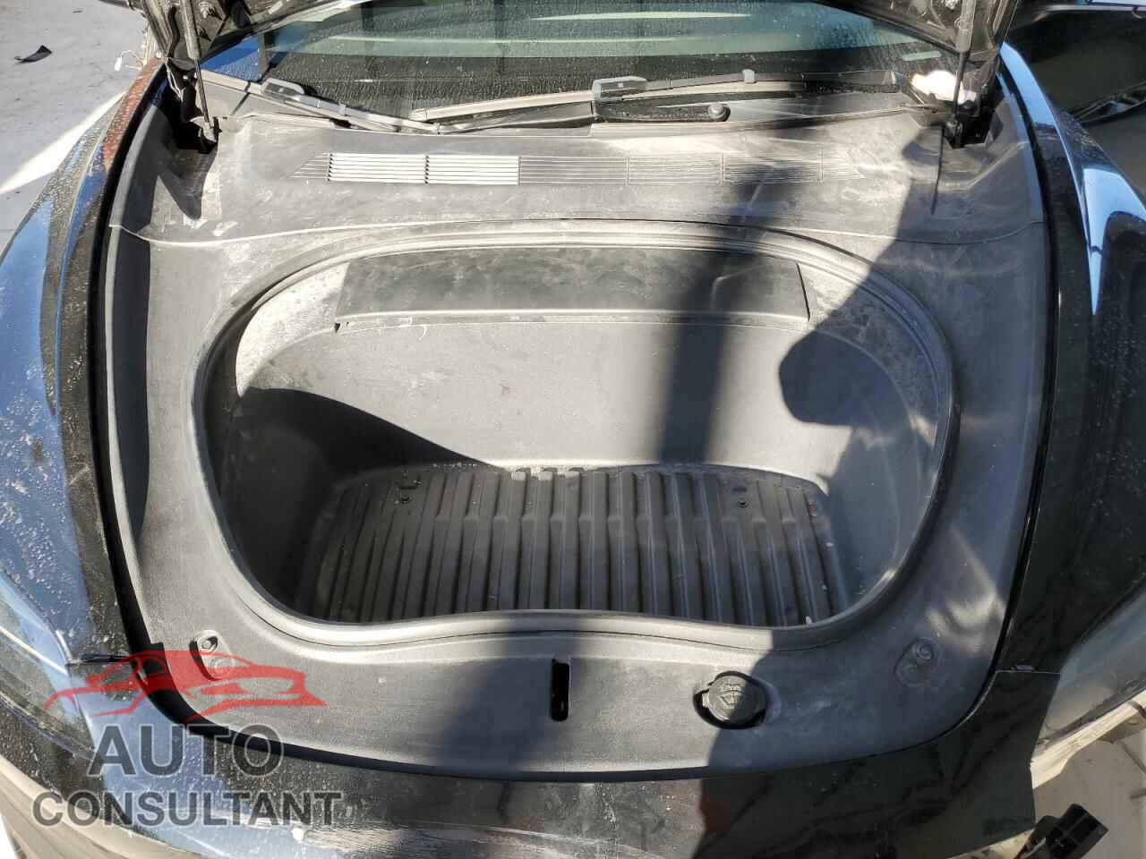 TESLA MODEL 3 2024 - 5YJ3E1EA4RF757083