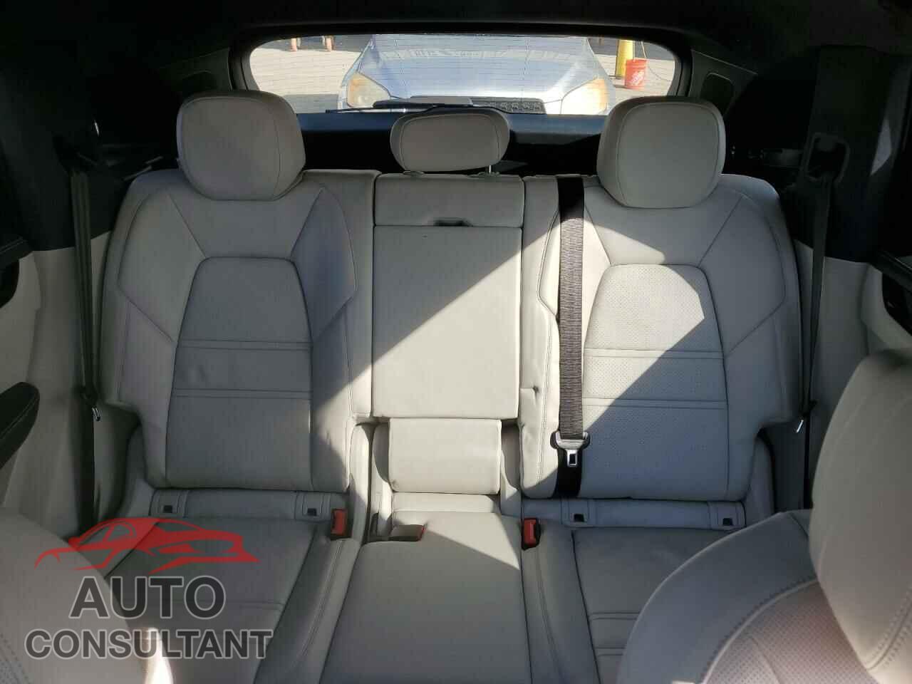 PORSCHE CAYENNE 2020 - WP1AB2AY1LDA28013