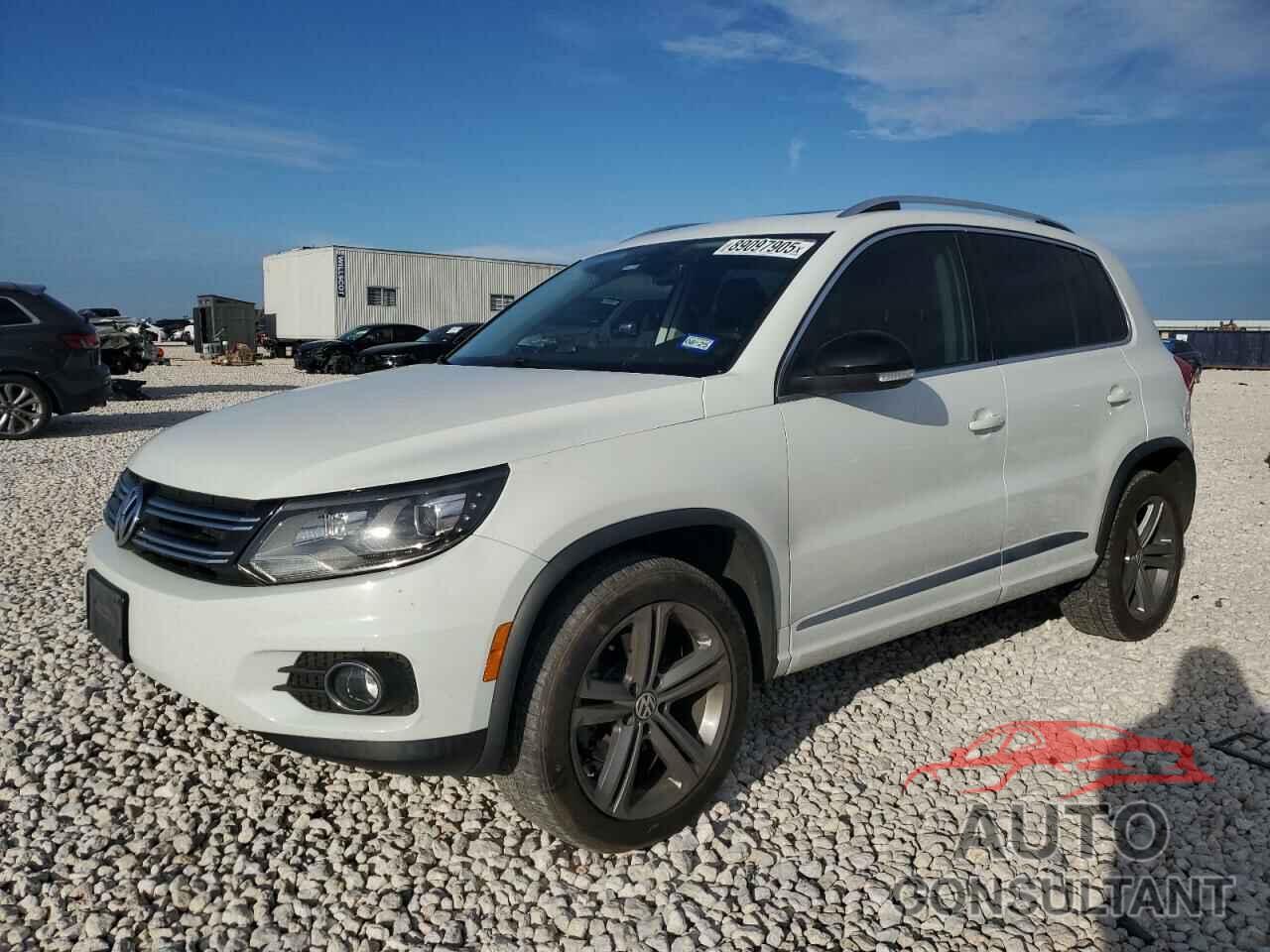 VOLKSWAGEN TIGUAN 2017 - WVGUV7AX9HK021352