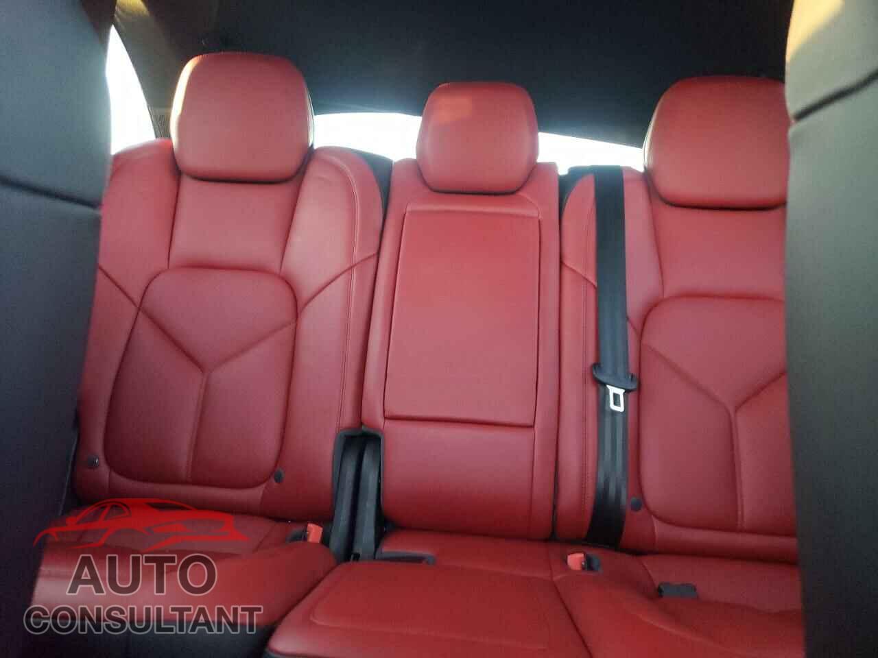 PORSCHE CAYENNE 2016 - WP1AB2A22GLA94996