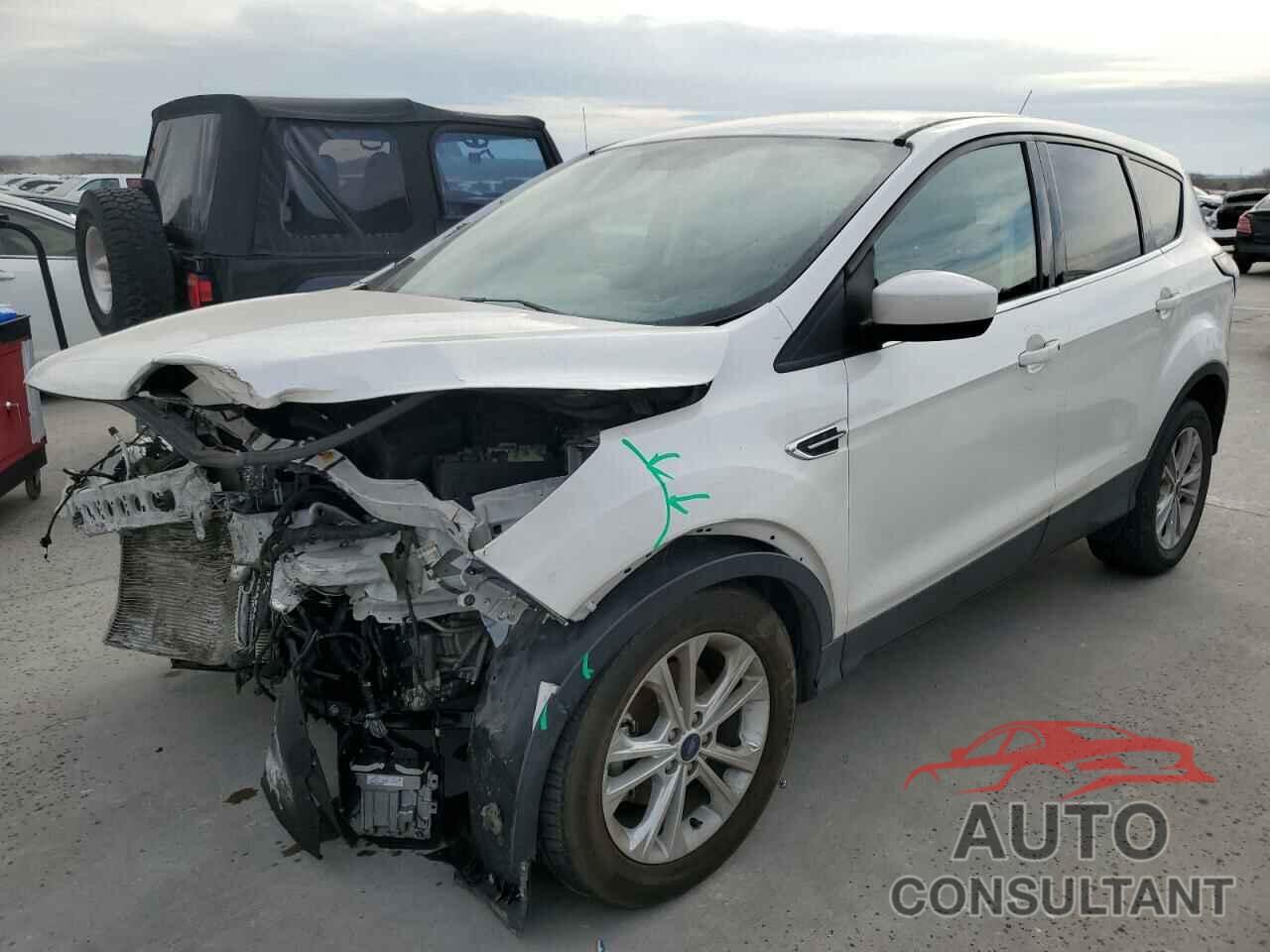 FORD ESCAPE 2017 - 1FMCU0GDXHUE49325