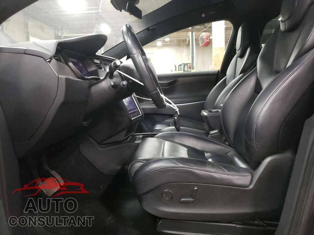 TESLA MODEL X 2018 - 5YJXCDE26JF096694
