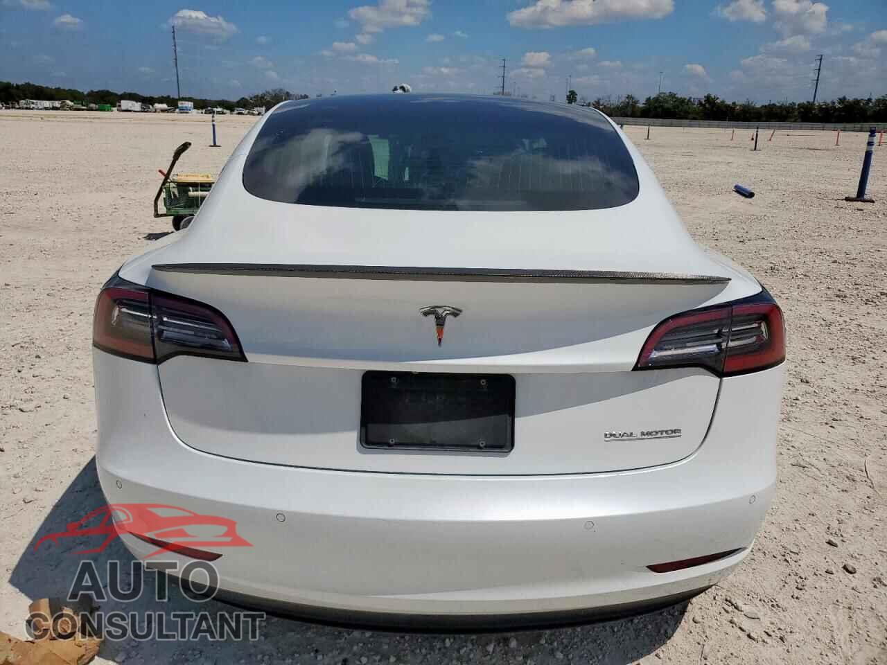 TESLA MODEL 3 2019 - 5YJ3E1EB9KF454993
