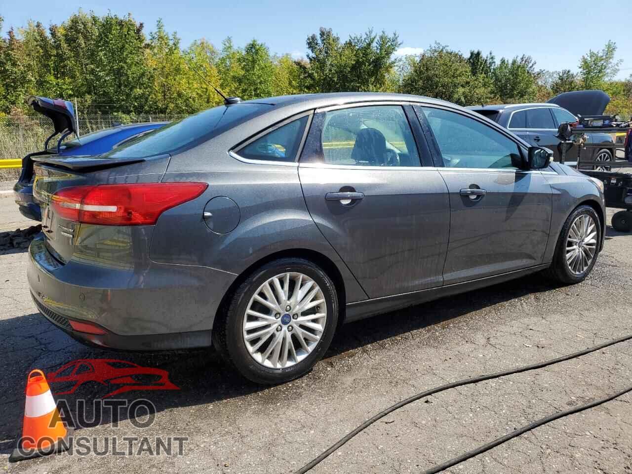 FORD FOCUS 2015 - 1FADP3J29FL274552