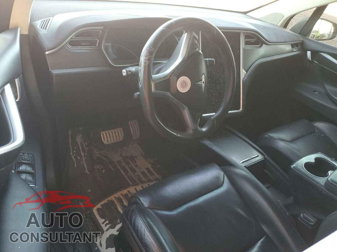 TESLA MODEL X 2016 - 5YJXCBE41GF000808