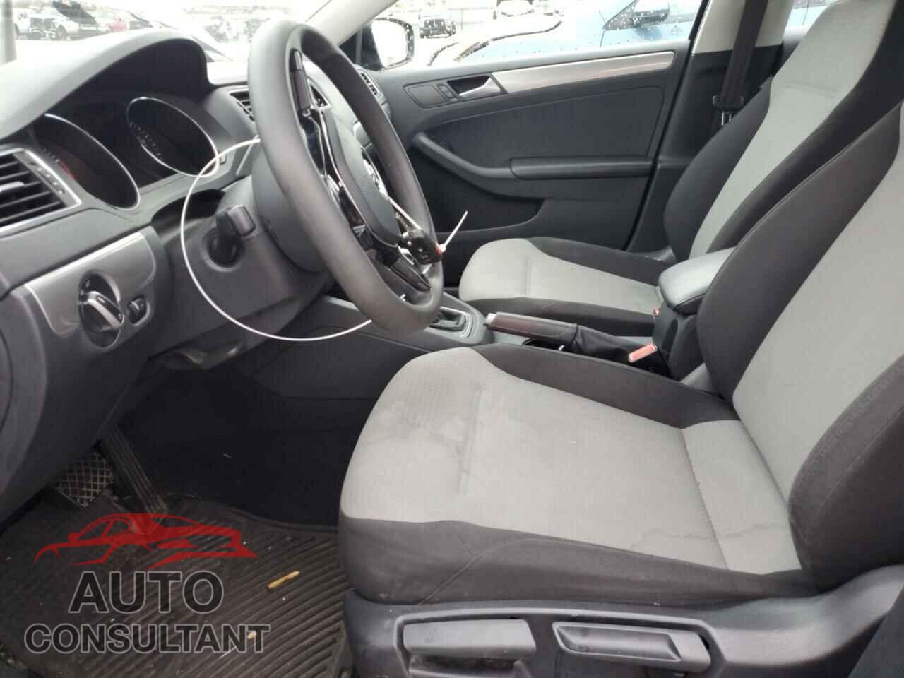 VOLKSWAGEN JETTA 2017 - 3VW2B7AJ3HM211623
