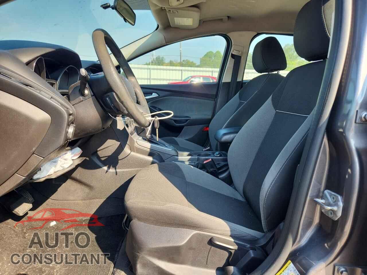 FORD FOCUS 2013 - 1FADP3F2XDL258978