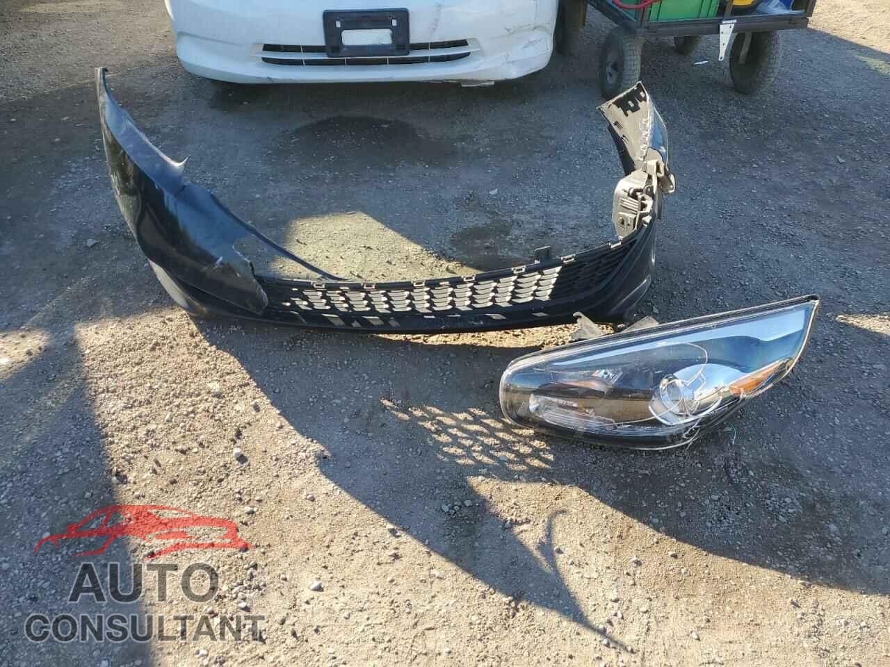 KIA RONDO 2016 - KNAHU8A35G7165443